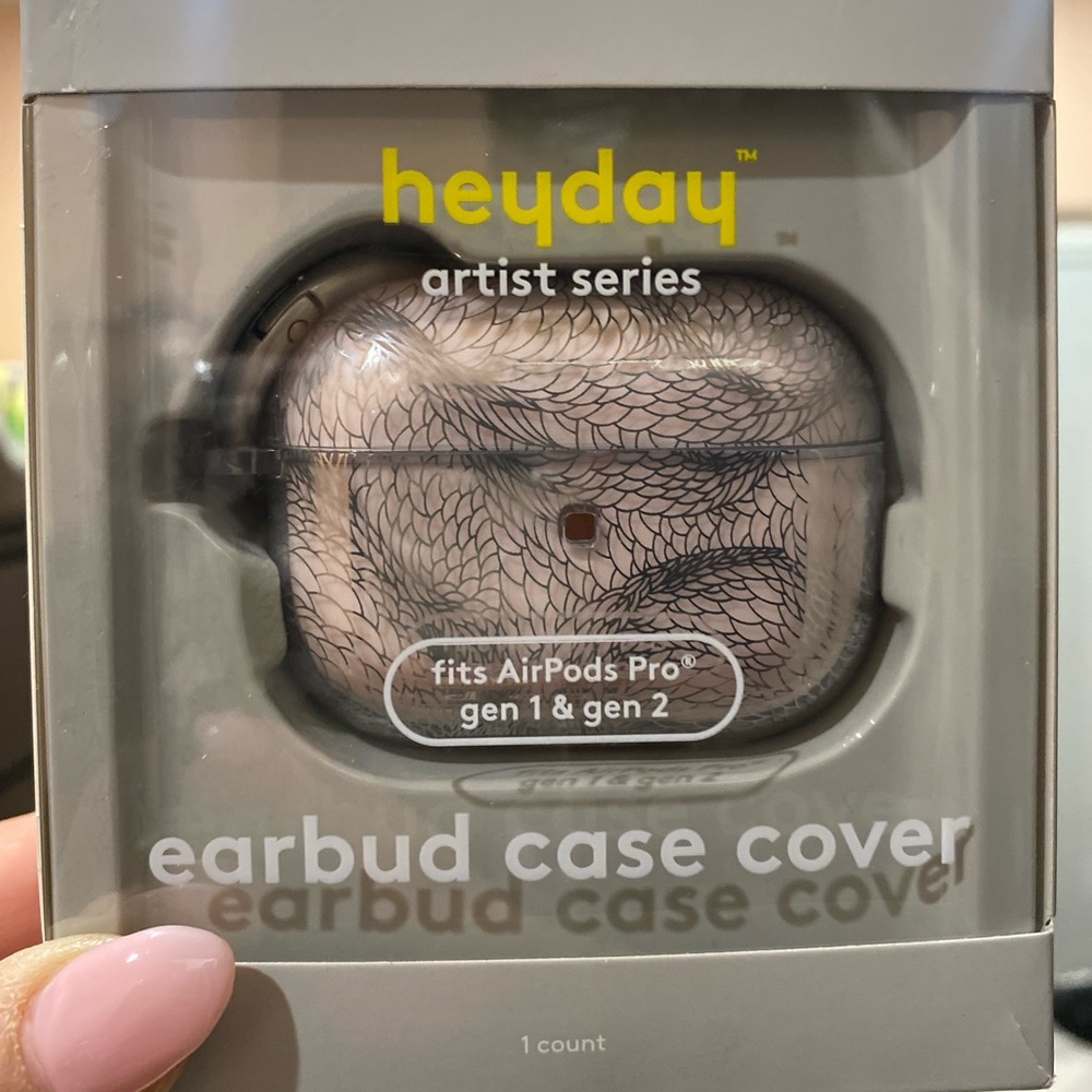Heyday Artist Series Leaf Pattern Earbud Case